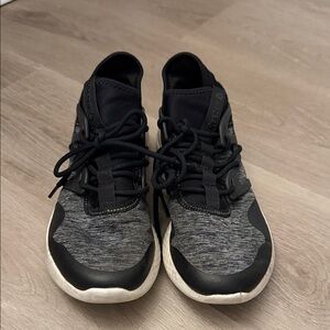 Reebok women’s Black and Gray Athletic Sneakers